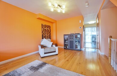 (6) DINING ROOM
