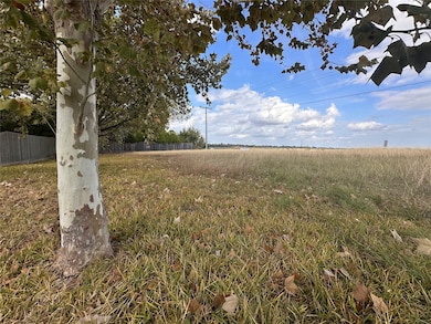 1809 Neal St, Navasota, TX 77868 - photo 4