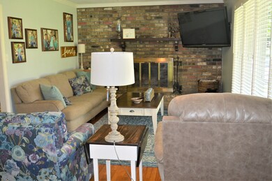 212 Westview Cir, McComb, MS 39648 - photo 3