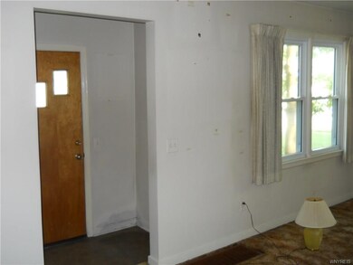 Living Room- Entryway