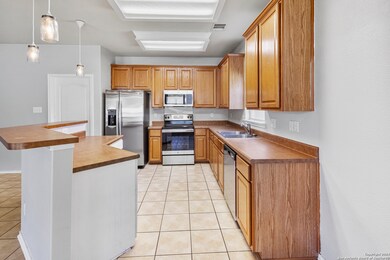 10114 Shetland View, San Antonio, TX 78254 - photo 4