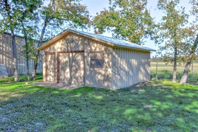 2505 Oaks Dr, Granbury, TX 76049 - photo 4