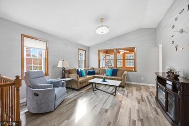 3598 Gershwin Ln N, Saint Paul, MN 55128 - photo 4