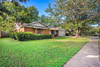 1317 Roberts Ave, Cleburne, TX 76033 - photo 2