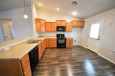 8922 S 258th East Ave, Broken Arrow, OK 74014 - photo 4