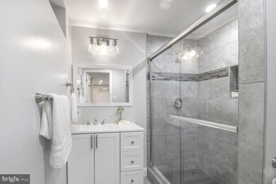 5646 Mount Burnside Way, Burke, VA 22015 - photo 7