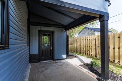 324 W 8th St, New Albany, IN 47150 - photo 3