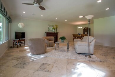 Bolivar-Living Room 8919