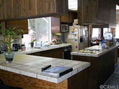 Bright, Open Kitchen