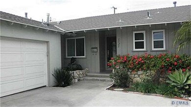 Maintained beautifully with 2car garage