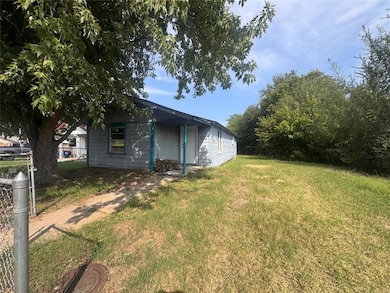 310 N 8th St, Seminole, OK 74868 - photo 3