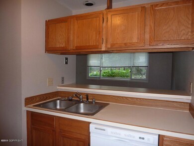 E 43 KITCHEN TO LIVING