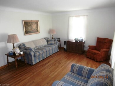 1855 E 300th St, Wickliffe, OH 44092 - photo 3