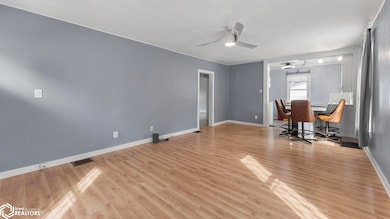 308 E Van Buren St, Washington, IA 52353 - photo 5