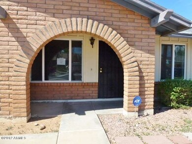 023-347052 Front Porch