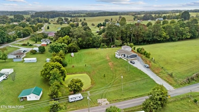 1185 Chestnut Grove Rd, Dandridge, TN 37725 - photo 4