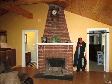 2208 Hillside Rd, Slatington, PA 18080 - photo 3