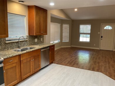 1730 Creek Dr, Houston, TX 77055 - photo 4