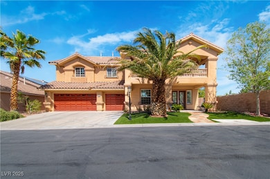 Mediterranean / spanish-style house featuring stuc