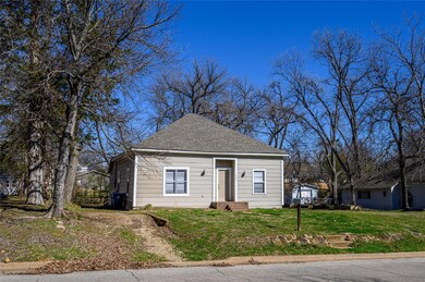 421 W Heron St, Denison, TX 75020 - photo 5