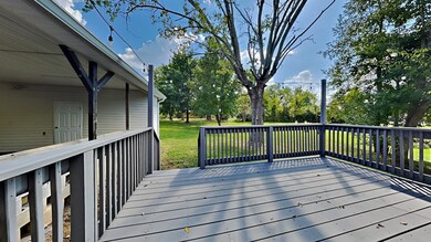 1302 Robinwood Dr, Shelbyville, TN 37160 - photo 7