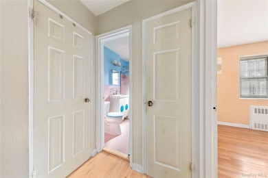 69-21 215th St unit A, Oakland Gardens, NY 11364 - photo 6