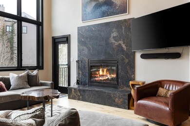Highlands Lodge 402 MLS-9