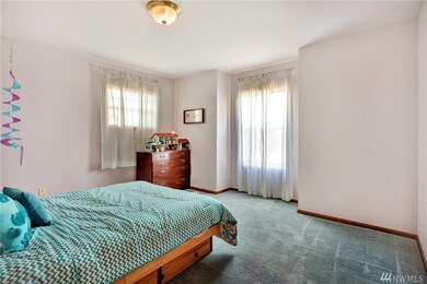 1012 W Cascade Ln, Lynden, WA 98264 - photo 2