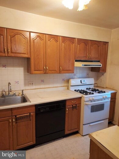 8643 Oak Rd, Parkville, MD 21234 - photo 6