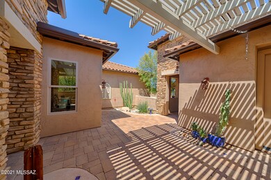 002_Courtyard