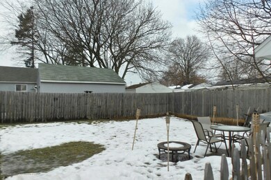 4811 Tenny St, Lansing, MI 48910 - photo 2