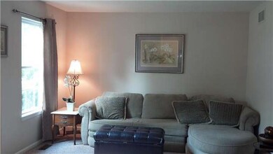 160 Yorkshire Way unit F, Hatboro, PA 19040 - photo 2