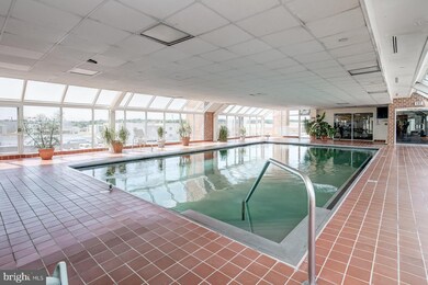 Metropolitan Condos unit 815, Washington, DC 20037 - photo 4