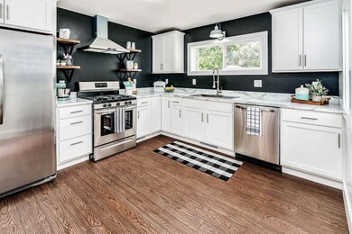 133 E Willow Dr, South Bend, IN 46637 - photo 4