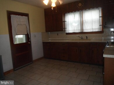 503 Beechwood Ave, Mar Lin, PA 17951 - photo 5