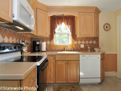 136 Palace Ave, Warwick, RI 02886 - photo 6