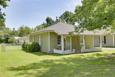 250 W Magnolia Ave, West Point, VA 23181 - photo 2