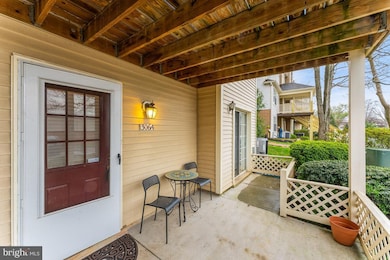 306A Locust St SE unit 12, Vienna, VA 22180 - photo 2