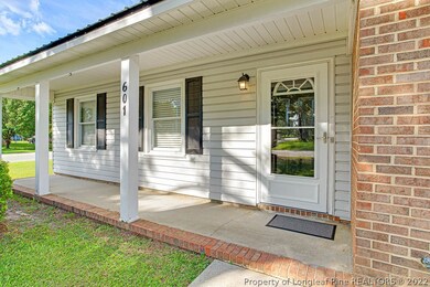 601 Rock Spring Rd, Fayetteville, NC 28314 - photo 4