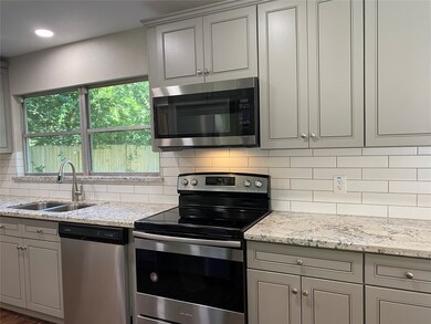 1720 S Park Dr, Alvin, TX 77511 - photo 3