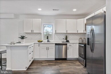 2809 Manoff Rd, Halethorpe, MD 21227 - photo 4