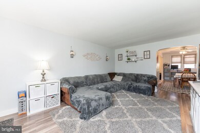 731 Surrey Ln, Glenolden, PA 19036 - photo 6