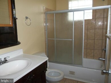 2516 E Monument St, Baltimore, MD 21205 - photo 5