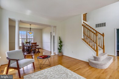 5802 Silk Tree Dr, Riverdale, MD 20737 - photo 5