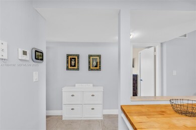 9800 N Hollybrook Lake Dr unit 210, Pembroke Pines, FL 33025 - photo 7