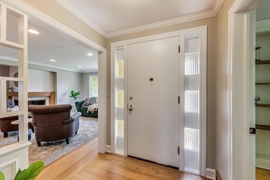 504 Illinois Rd, Wilmette, IL 60091 - photo 2