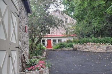 305 Buckwalter Rd, Phoenixville, PA 19460 - photo 2