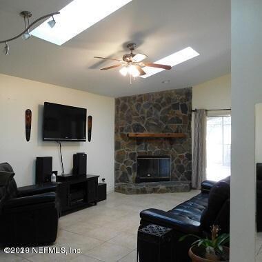 8804 Townsquare Dr S, Jacksonville, FL 32216 - photo 6