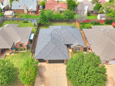 2217 NE 7th St, Moore, OK 73160 - photo 5