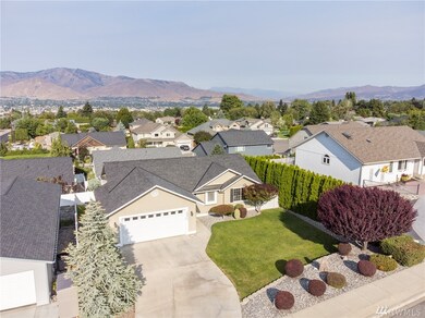 1007 N Harrison Ct, East Wenatchee, WA 98802 - photo 2